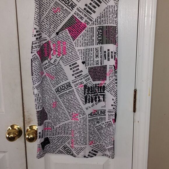Full Circle Trends fitted newspaper print dress Sz M - Picture 6 of 8